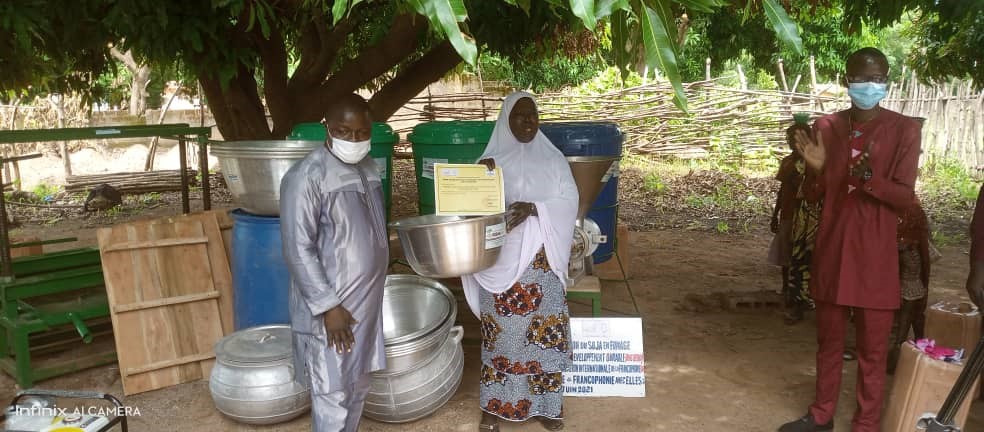 Remise officielle des infrastructures, équipements et matériels de travail aux groupements de femmes victimes de VBG dans la commune de Nikki.